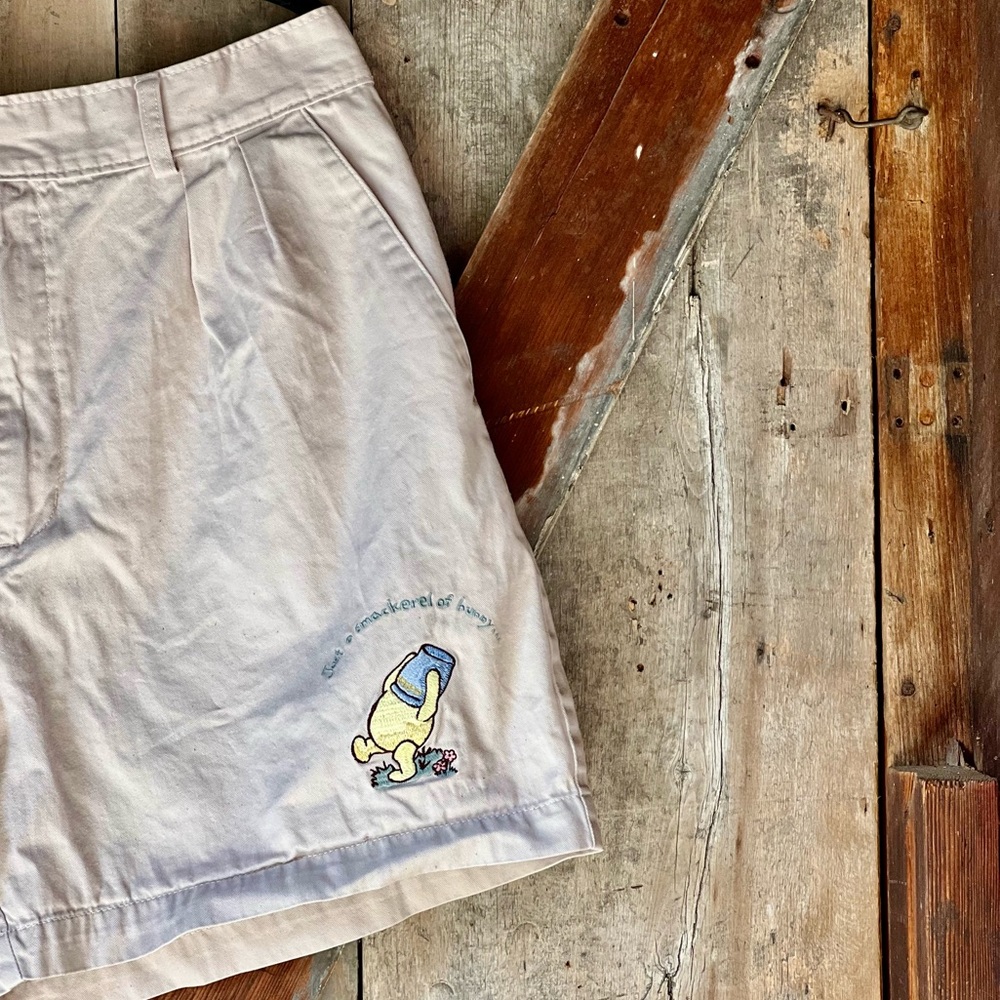 Vintage Walt Disney World Shorts Winnie the Pooh 1990s